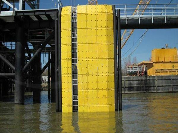 港口護舷板應(yīng)用 (2)